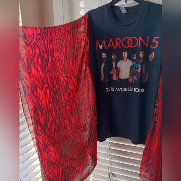 Upcycled Maroon 5 Concert Tshirt/Poncho - Picture 2 of 5